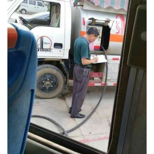 都昌三叉港公交是这样加油的？