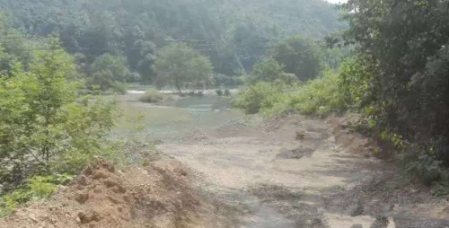 瑞昌洪一乡吴家村民诉石壁河道被湖北洋港镇燕窝村居民挖空