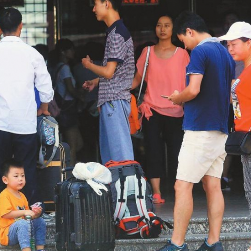 火车站迎来暑运高峰