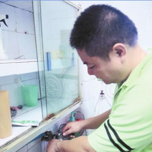 九江：社区的人习惯有事就找汪钱鸿