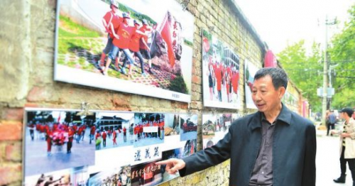 九江：65岁老人张义发举办“重走长征路”摄影展