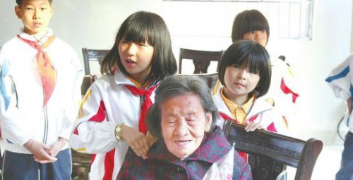 都昌九旬“民间慈善家”高双凤一捐就是18年