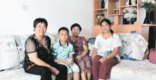 为居民服务出钱又出力 张家渡社区有对“管家婆”