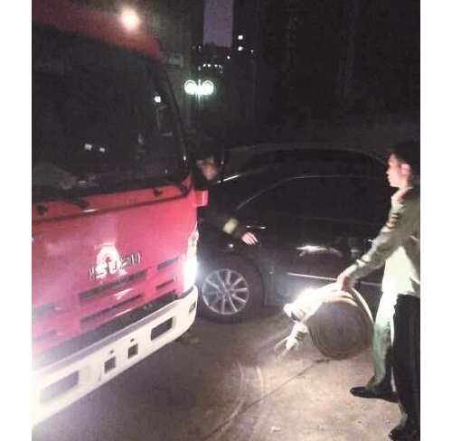 险！“乱停车”差点惹出一桩大事