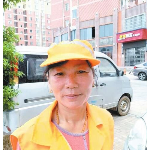 李爱华：10年间从不迟到早退