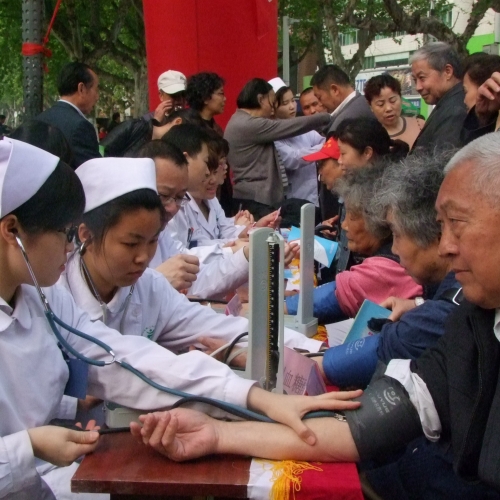 九江市三医院延伸护理服务广受群众欢迎