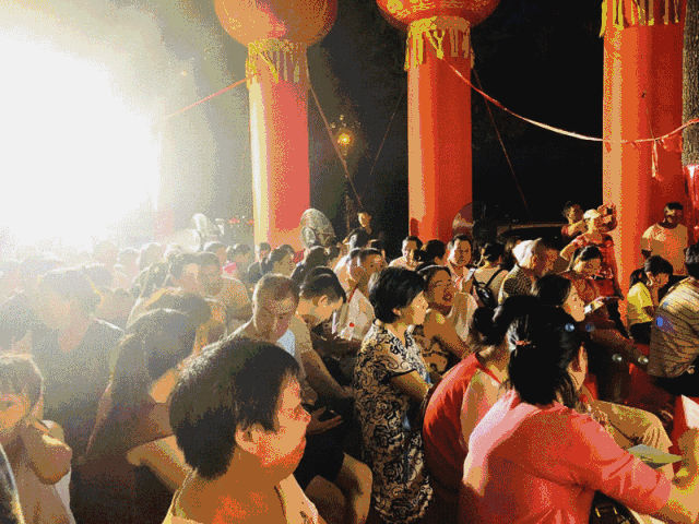 疯了！到底是什么魔力，能让上千九江人连夜排队抢房！