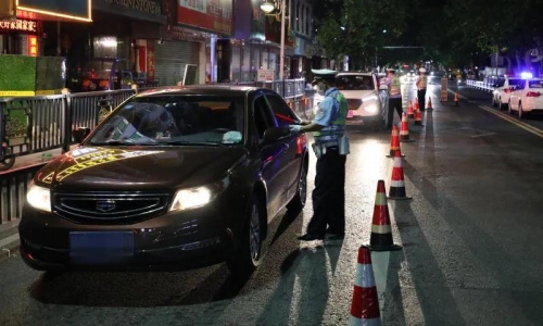 “零点行动”，这9个人“撞枪口”