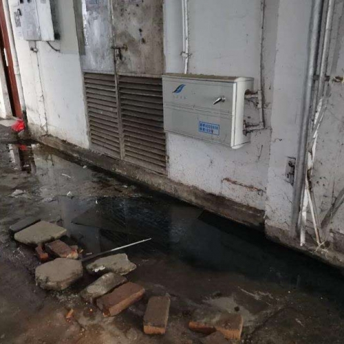 冠华楼小区下水道堵塞 八角石社区回复→