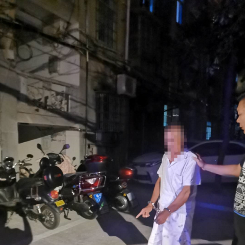九江两毛贼真疯狂！一夜之间同小区连偷三车终被抓