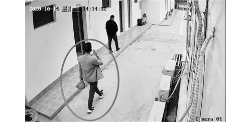 胆真大！小偷伪装成工人到工地“上班”