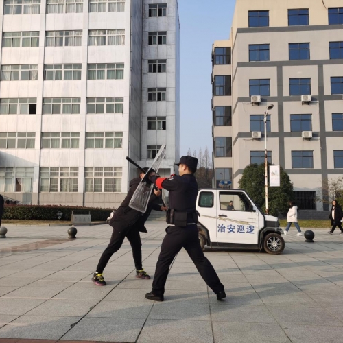 九江有持刀歹徒闯入校园？ 别紧张，这是一个演练！
