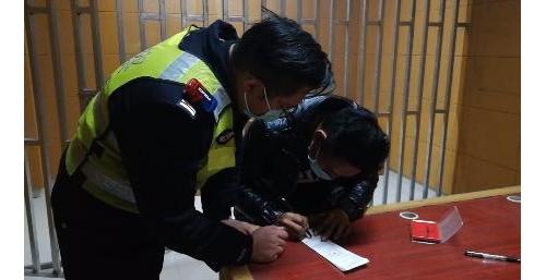 胆真大！C照被扣100余分，一司机买假证开半挂上了杭瑞高速