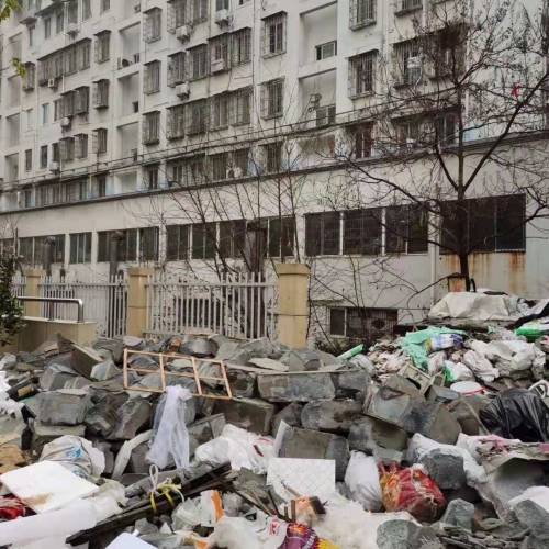 垃圾遍地有 水渠成水塘！九江地质小区西区“风景”辣眼